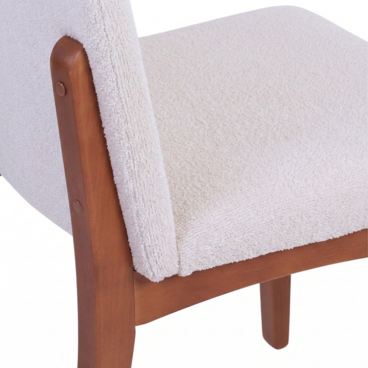 Cadeira de Madeira Maciça Olive Natural com Bouclé Montecarlo