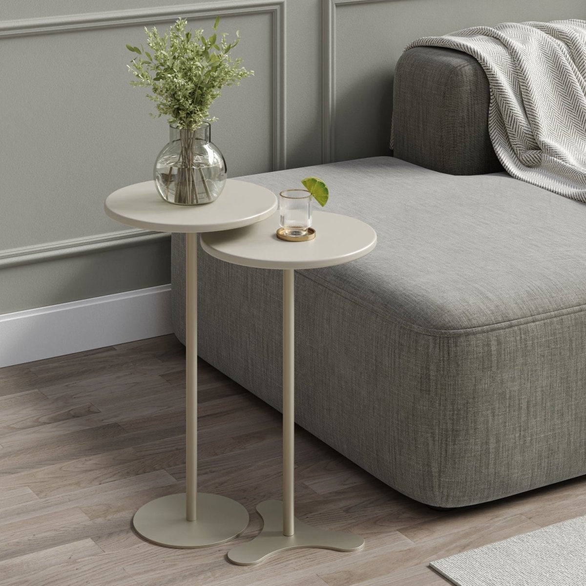 Kit 2 Mesas Laterais Decorativas Orb Off White com Champanhe - Província - Mesas Laterais