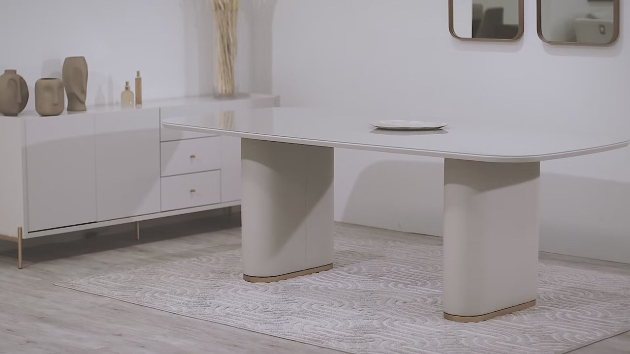 Mesa de Jantar Retangular com Vidro para 6 Lugares Lintz 184cm Off White Fosco com PU Off-White e Champanhe